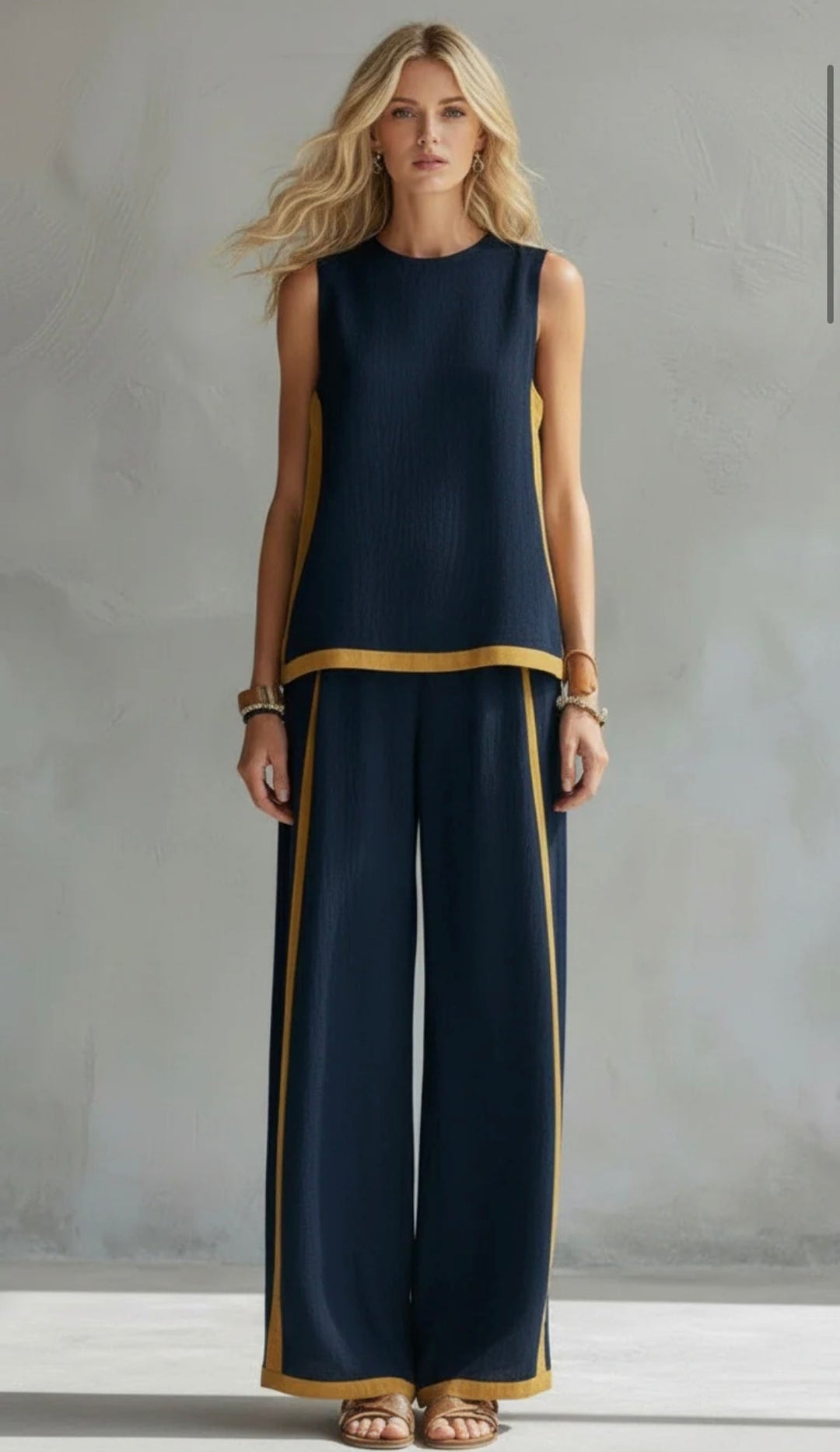 Natalia | Completo fluido grigio con top senza maniche e pantaloni larghi