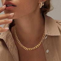 Collana d'oro minimalista