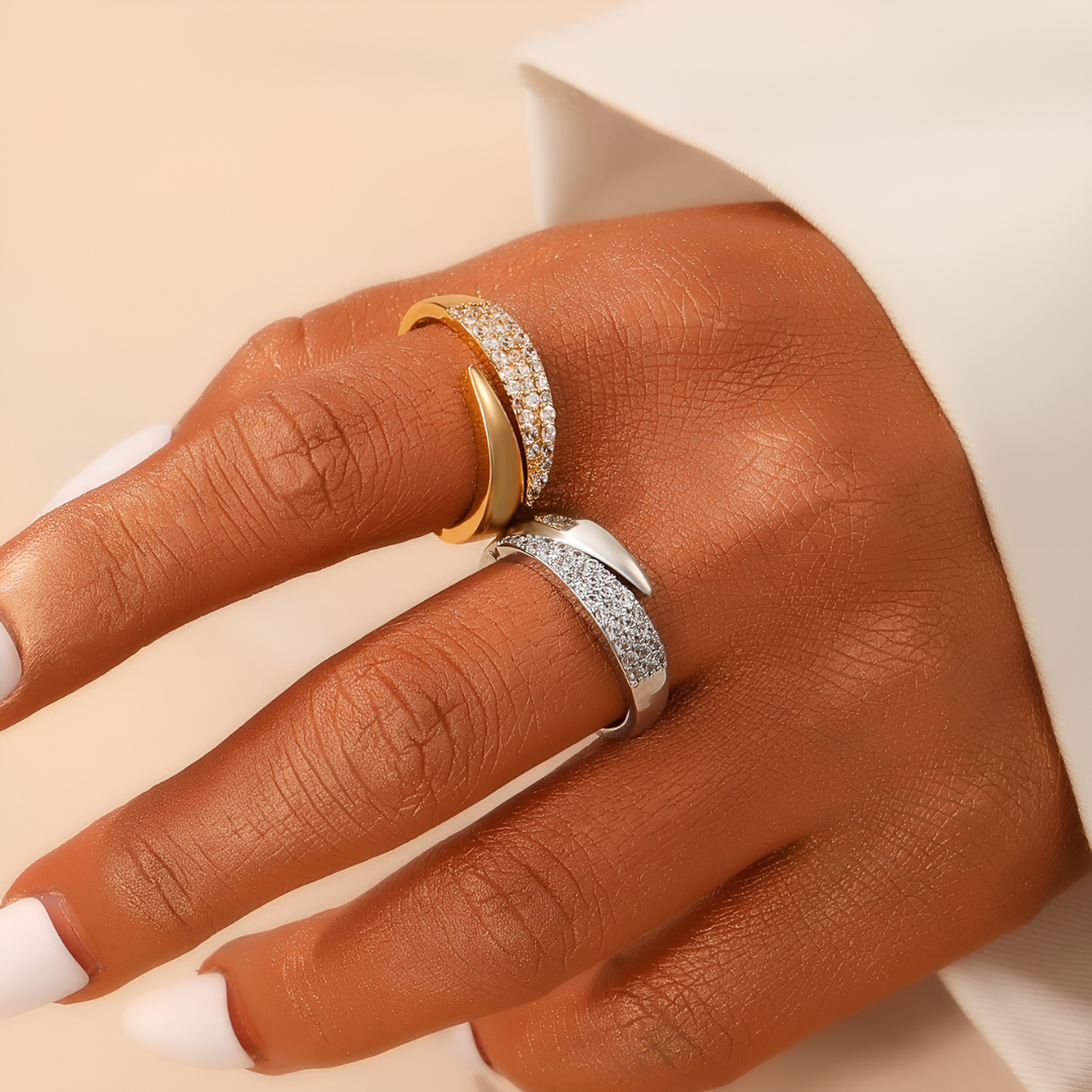 Julia™ - Anello Elegante Haven