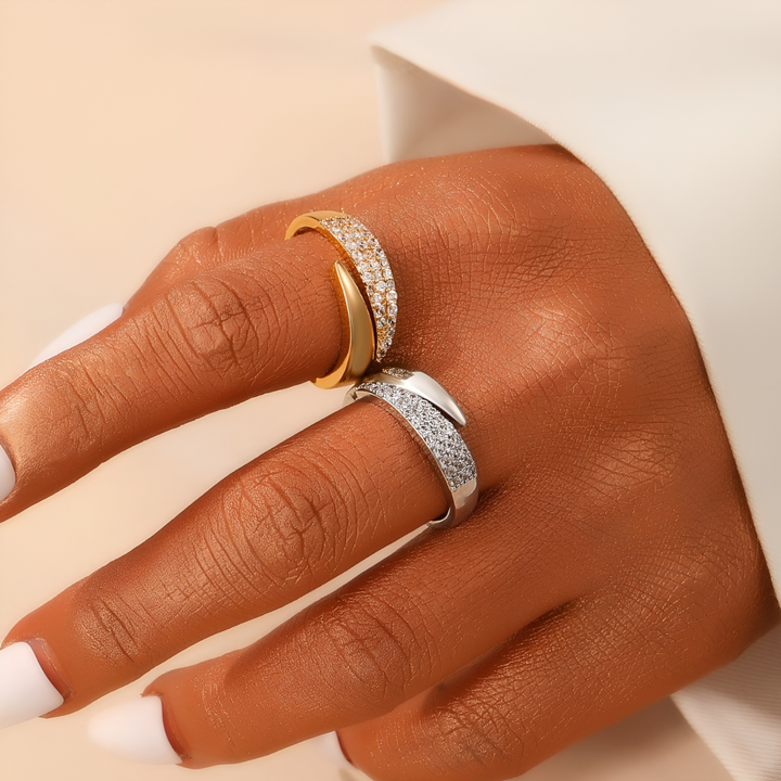 Julia™ - Anello Elegante Haven