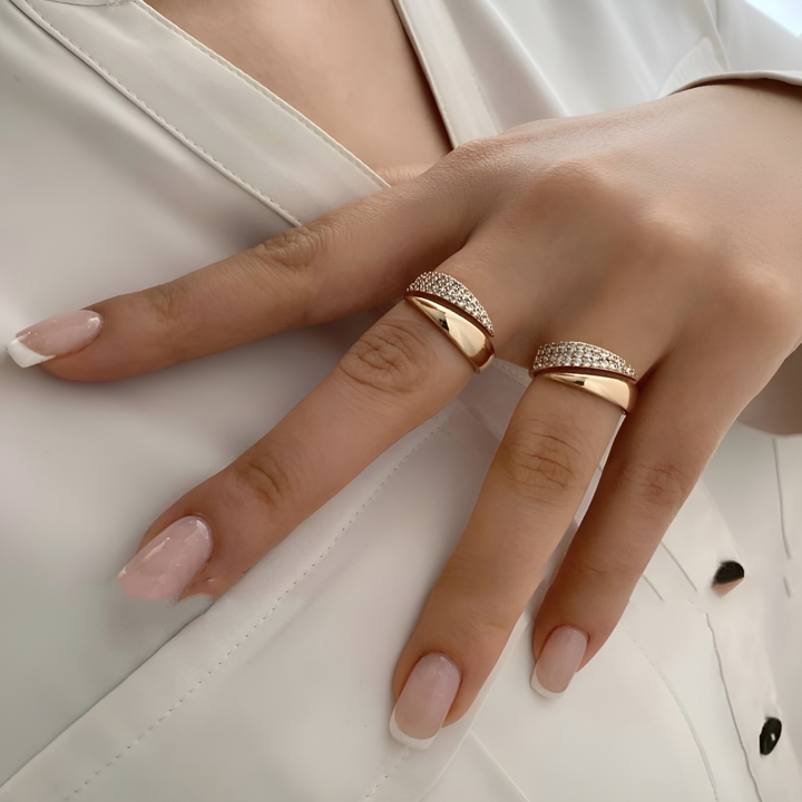 Julia™ - Anello Elegante Haven