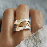 Anello con cordoncino argentato e dorato