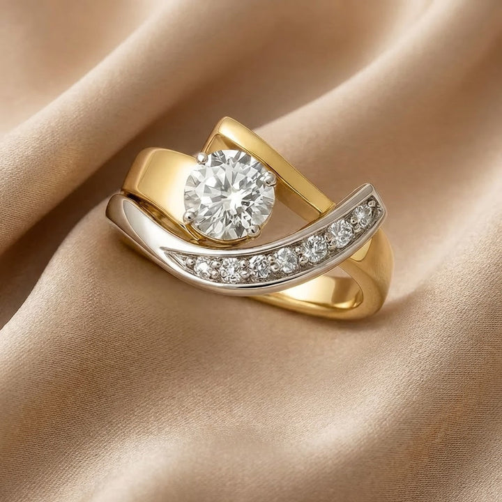 Anello Vintage Irregolare in Oro e Argento con Zirconia